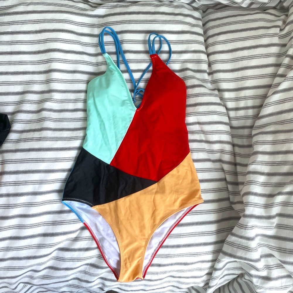 Cupshe size S multicolor one piece swimsuit